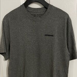 Patagonia Men's Gray Short Sleeve Tshirt mountain outdoors cabin cotton blend